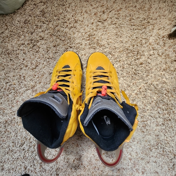 Travis scott Jordan x 6 Retro - Picture 3 of 3
